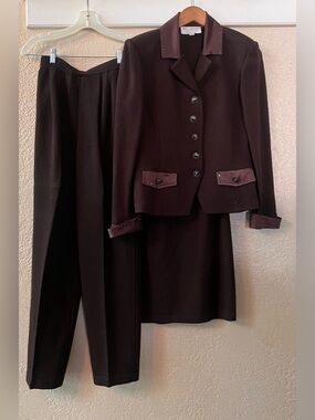 St. John Santana Knit 3 Piece
Set Jacket Skirt Pants Sz 6
Brown Plum Satin Trim